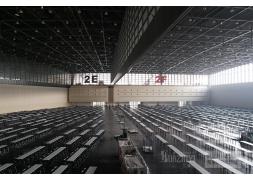 會展中(zhōng)心長(cháng)條桌折疊椅出租現場直拍